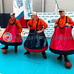 Футбол в Колокольчиках (в юбках)